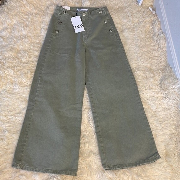 ZARA CROPPED WIDE LEG BUTTONED JEANS - Picture 2 of 6